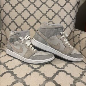 Nike Air Jordan 1 Mid SE Suede Sneakers - Light Grey & Cream